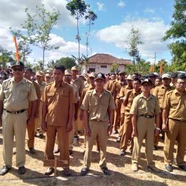 Khidmadnya Upacara Kemerdekaan RI di Lapangan Keruk